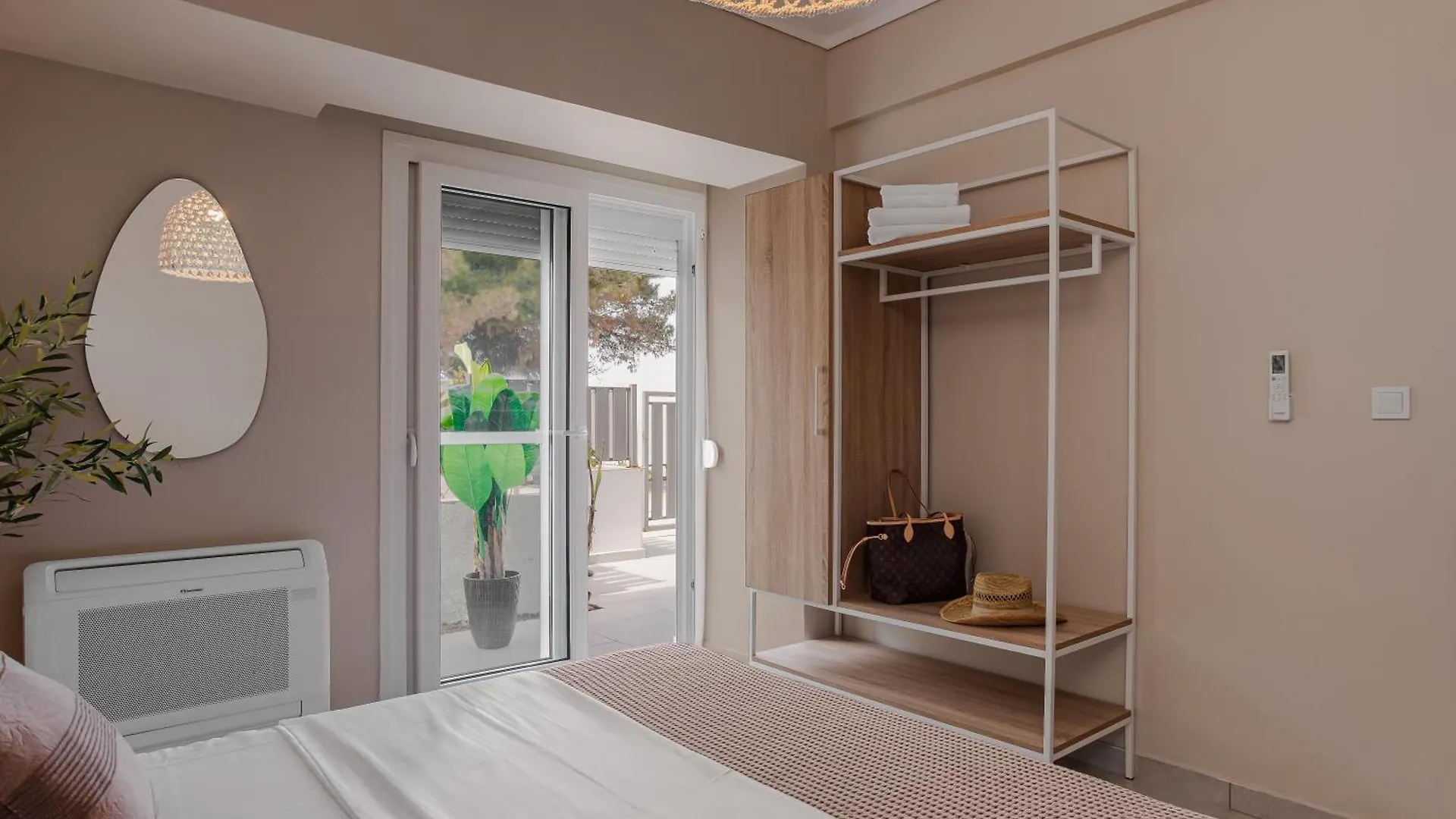 Apartment Long Island House, Beachfront Hanioti Greece